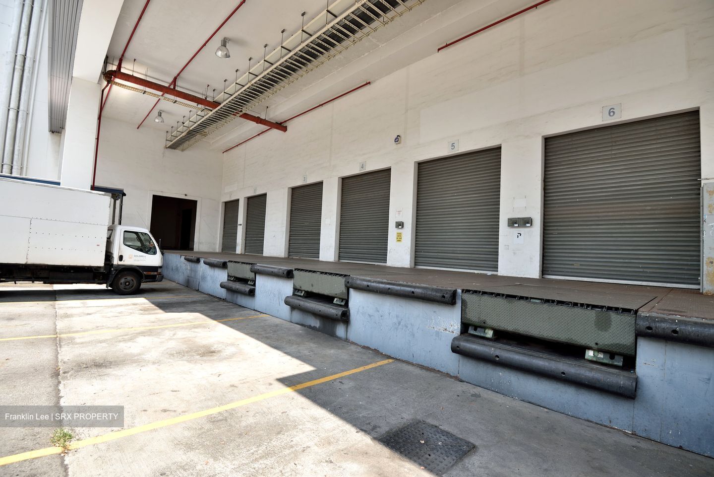 Logistech (D17), Warehouse #562632601